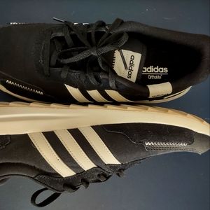 Adidas Ortholite Blake and White shoes. Size 9.5
